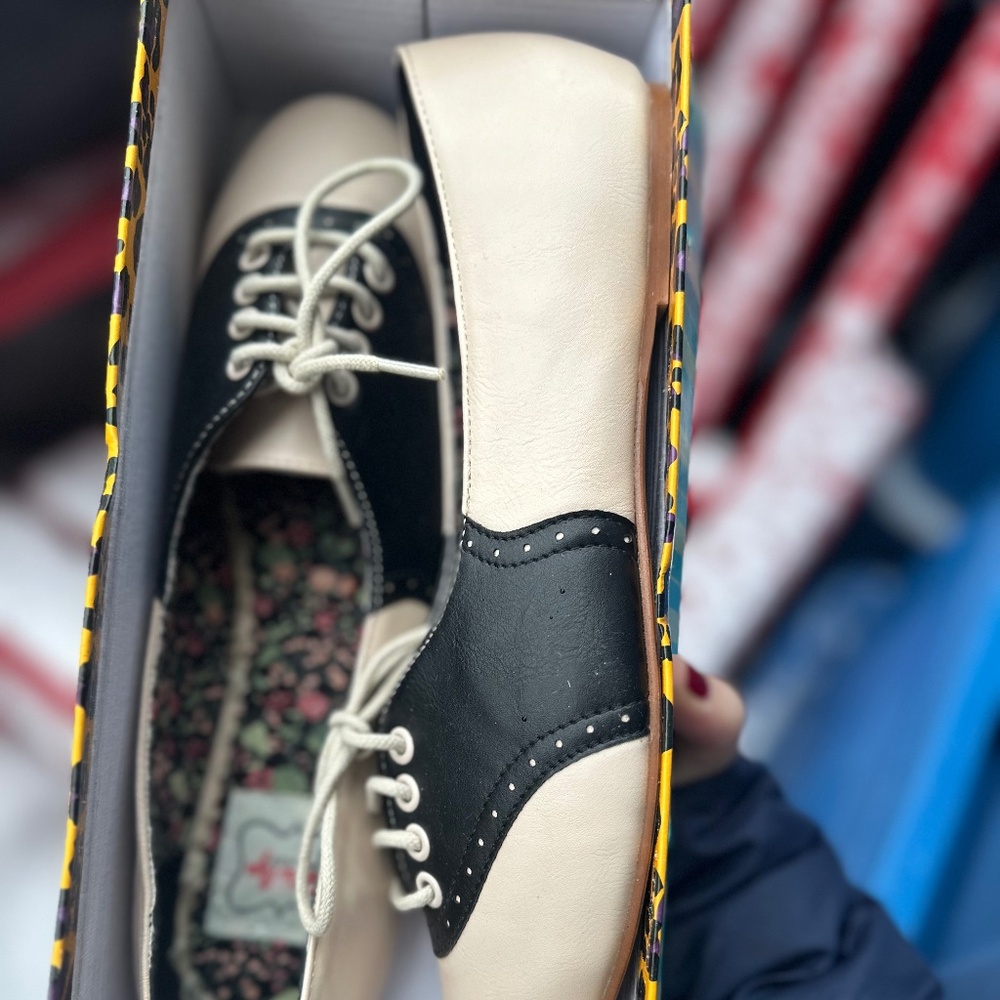 Betty Paige shoes size 10